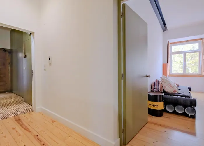 Ξενοδοχείο με διαμερίσματα Chiado Arty Flats