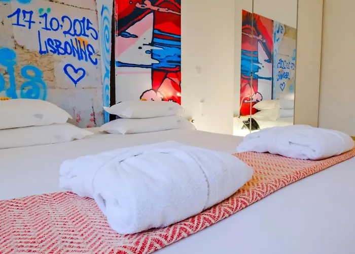 Chiado Arty Flats 4*