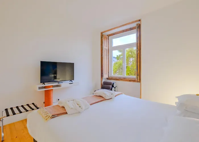 Апарт-отель Chiado Arty Flats Лиссабон